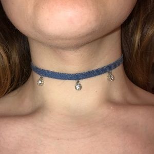 Blue choker w/ three diamonds